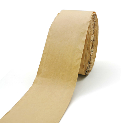 Kraftpapier, das Zusatz-wasserdichten Teppich-Naht-Dichtband ausbreitet