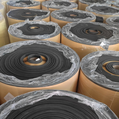 1 mm Schwarz/Weiß Dichte 32-240 Kg/m3 BSCI-zertifiziertes selbstklebendes PE-Schaumband