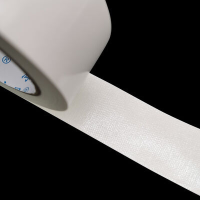 Abnehmbares, doppelseitiges Teppichband mit Stoffrücken zur Befestigung von Teppichen bei Ausstellungen und Veranstaltungen