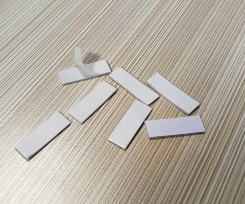 Starker Kleber gestempelschnittenes weißes Schaum-Band für irgendeine Form, hoher klebriger Befestigungsflansch